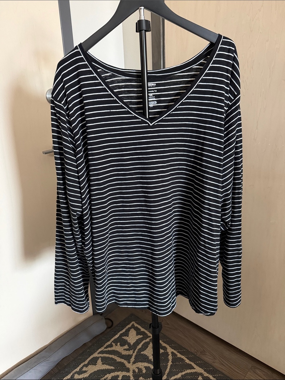 Sonoma Black & White Striped V-Neck Long Sleeve Top